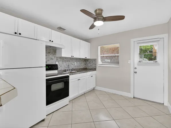 1209 Avenue I APT B, Fort Pierce, FL 34950