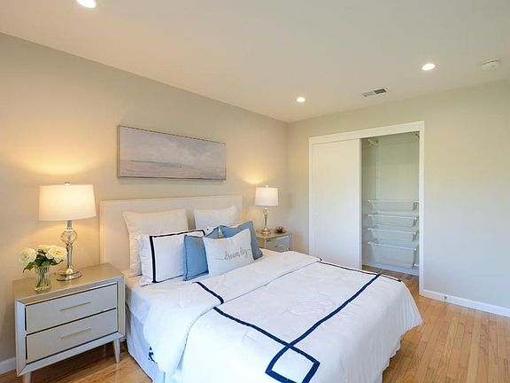 4th image of 988 Gretchen Ln