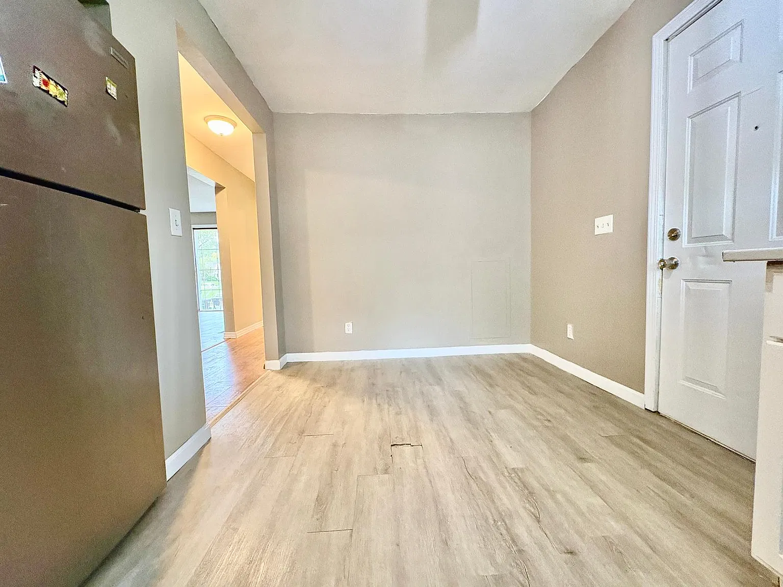 4 bed, 1.5 bath, 1536 sqft, $1,550 — Photo 3