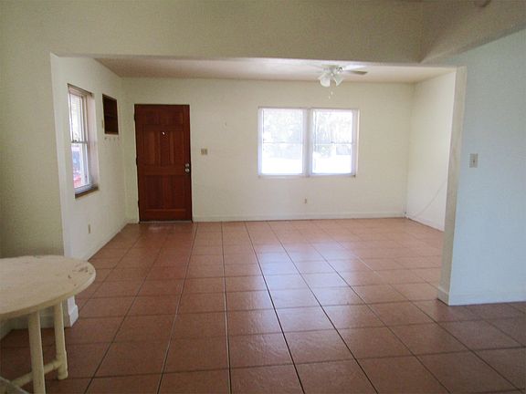 2nd image of 606 Lorraine Cir E