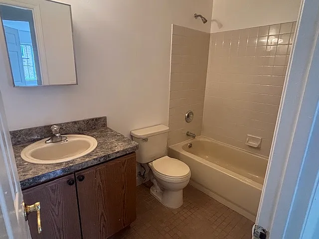 203 White Plains Rd #2 — Photo 7