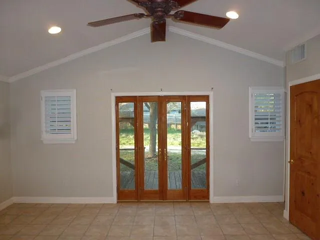 211C S Meadowlark St — Photo 3