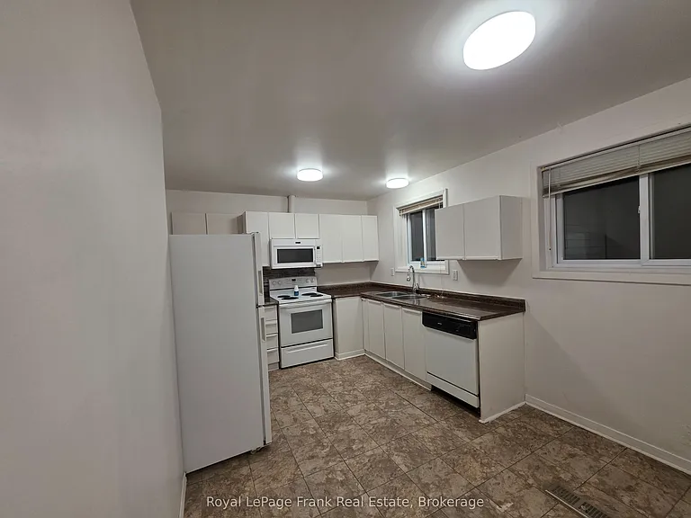 813 Zator Ave — Photo 16