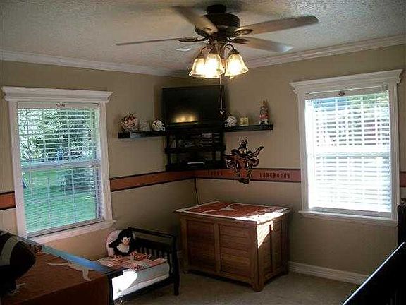 5th image of 4979 S Garden Dr