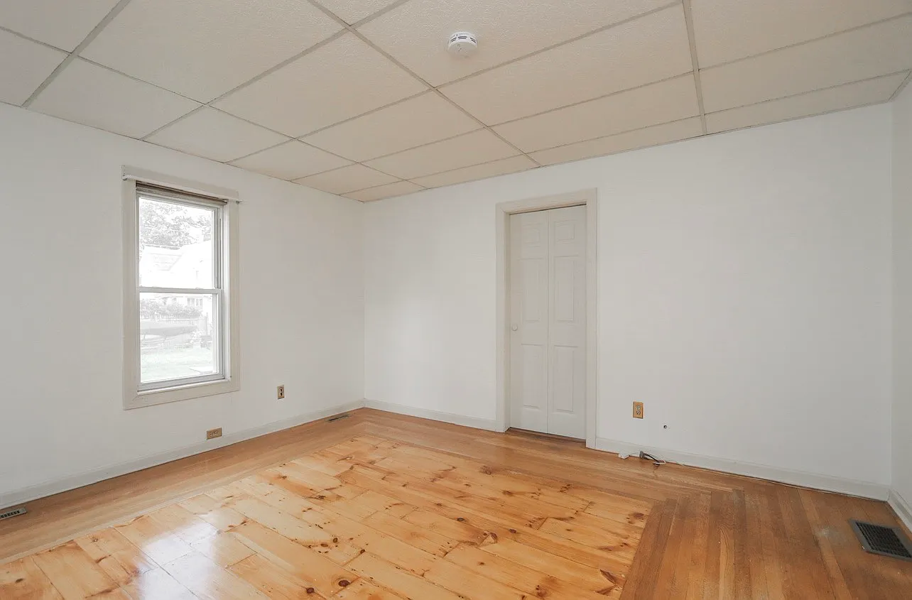 2 bed, 1100 sqft, $1,600 — Photo 3