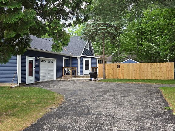 3rd image of 100 Redwine Dr
