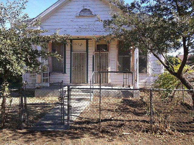 1st image of 1916 S Sinclair Ave