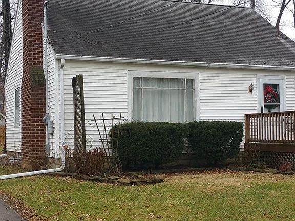 2nd image of 419 Willard Ave NE