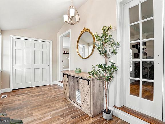 4th image of 5758 Terrace Ave