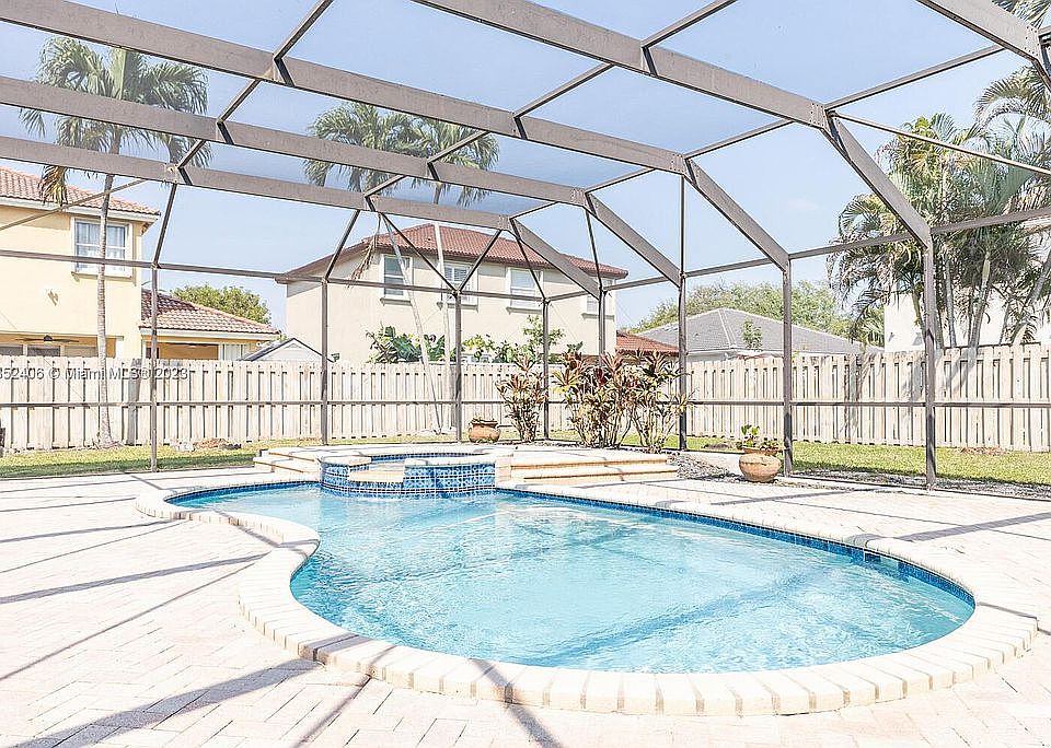 Private pool