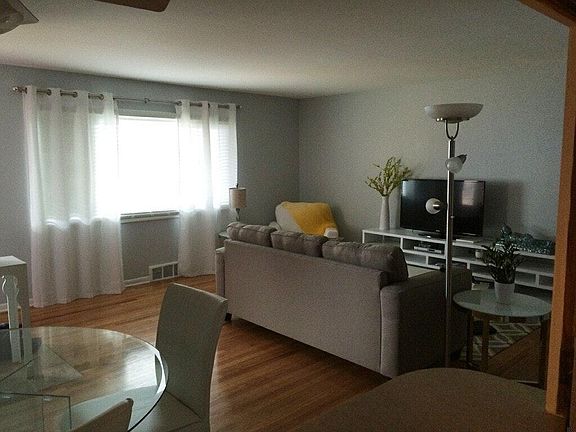 2nd image of 814 N 50th Ave APT 2