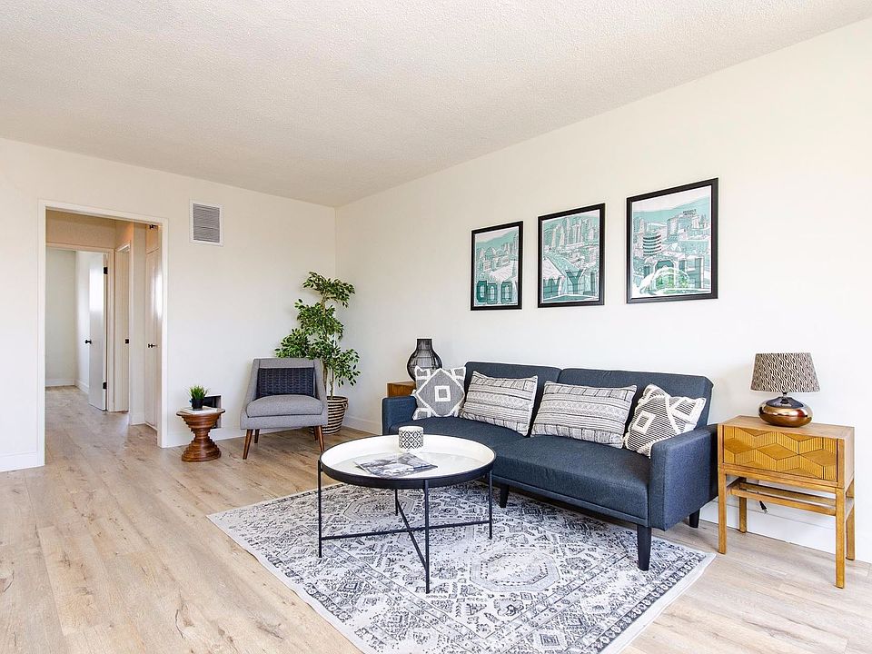 1st image of 4575 Maplewood Ave APT 4