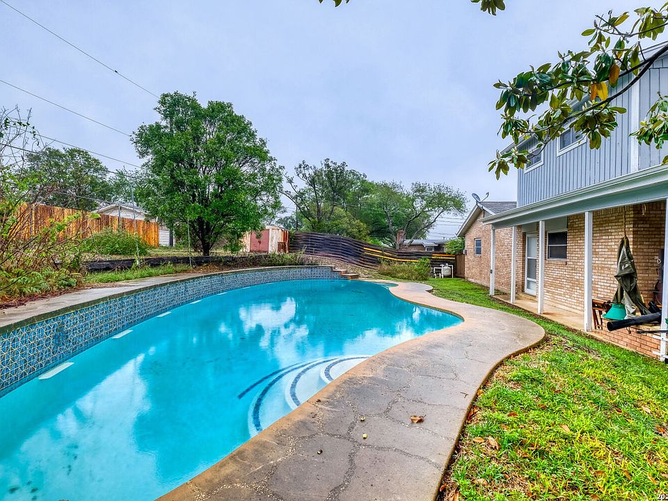 1st image of 129 MEADOW WAY