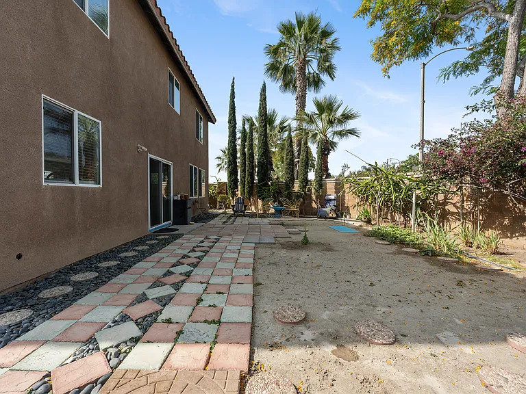 6393 Shorthorn Dr — Photo 22
