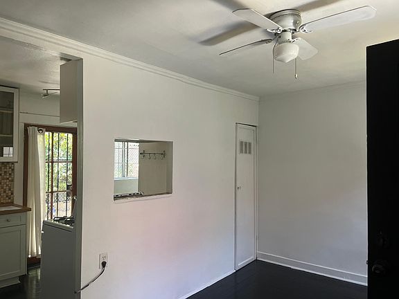 5th image of 4314 Lockwood Ave #4318