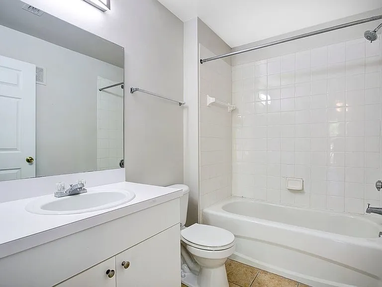 Fountain Place Apartments | 1 & 2 Bedroom Apartments Available-Offering May Rent Free — Photo 29