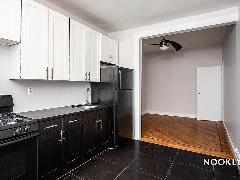 784 Saint Johns Pl #4R — Photo 10