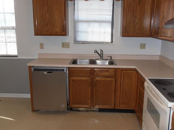 4th image of 5121 Mason Hills Ct