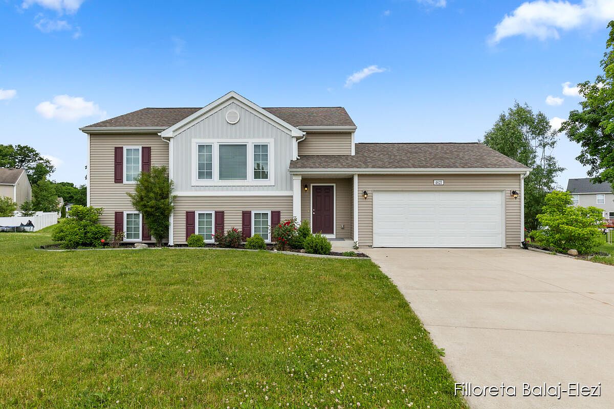 4621 Quaker Hill Ct SE, Kentwood, MI 49512 | Zillow