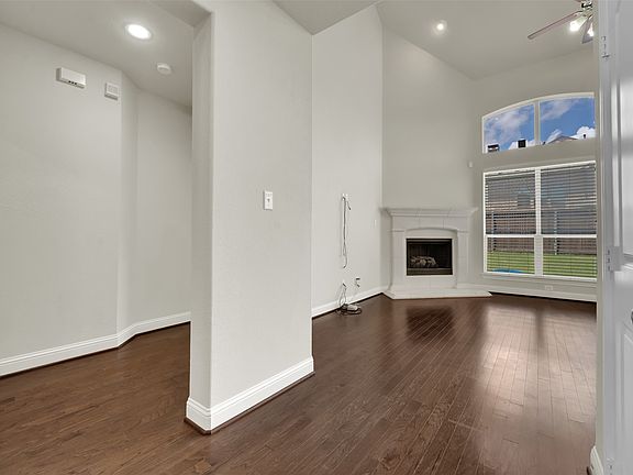 5th image of 6811 Shady View Ct