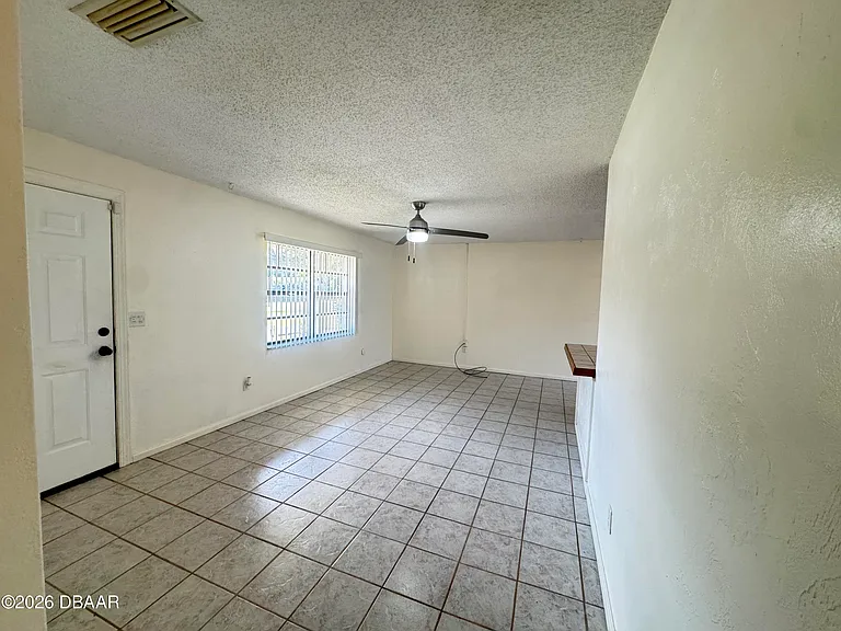 319 Cavanah Dr #B — Photo 3