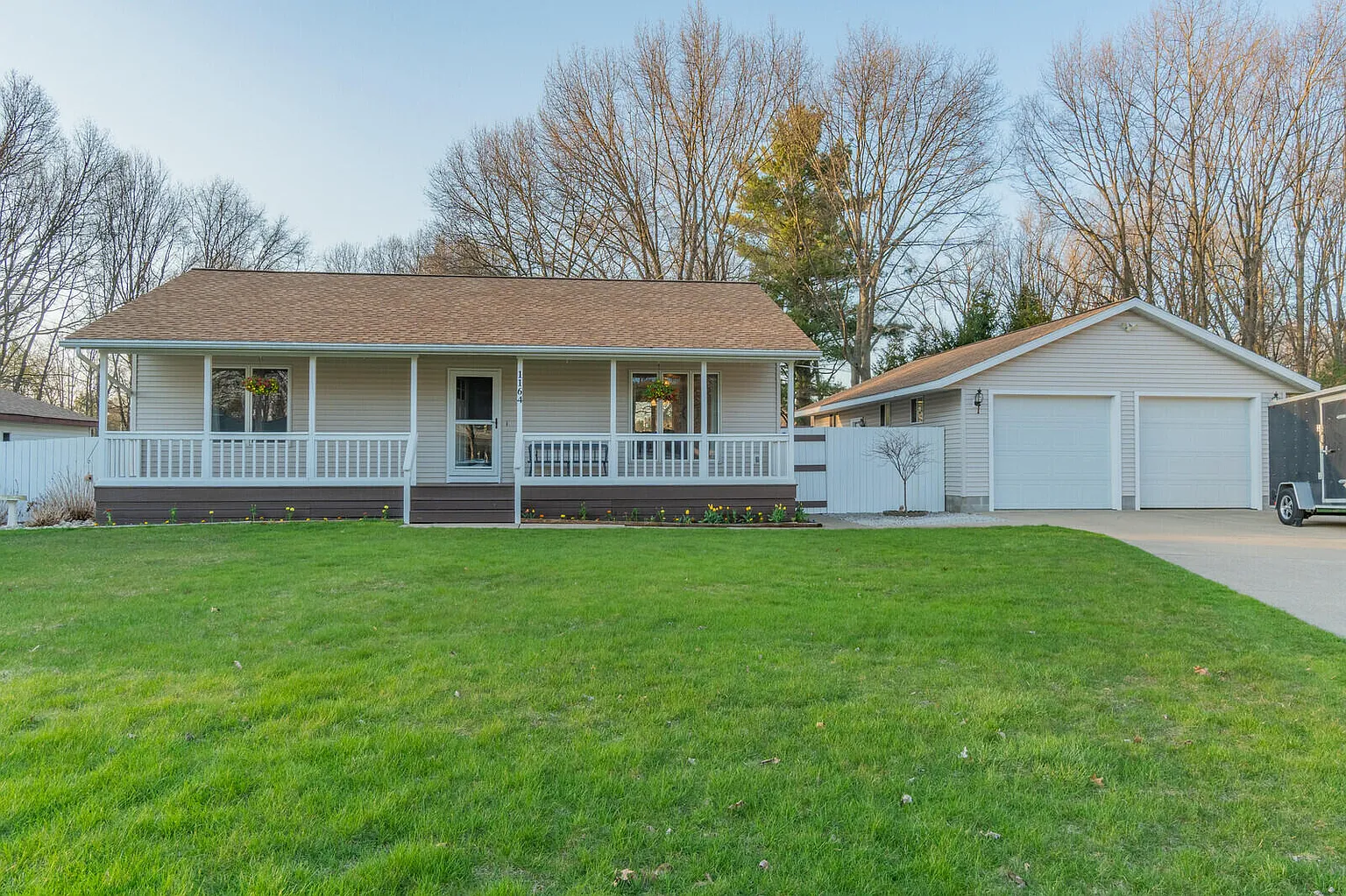 1164 Esther Ave photo 1