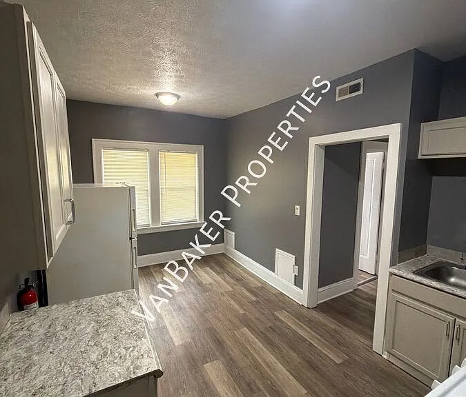 3498 Bosworth Rd #3 — Photo 4