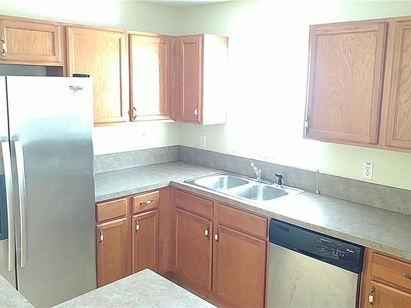 4th image of 520 Albatross Dr #B