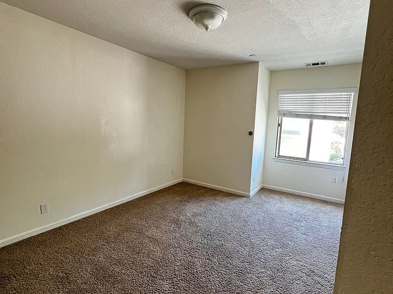 3202 Rockview Pl — Photo 12