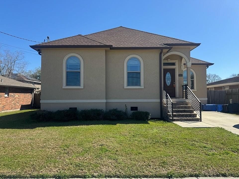 1st image of 4831 Sherwood Dr