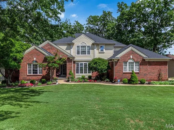 11 Regatta Bay Ct, Lake Saint Louis, MO 63367