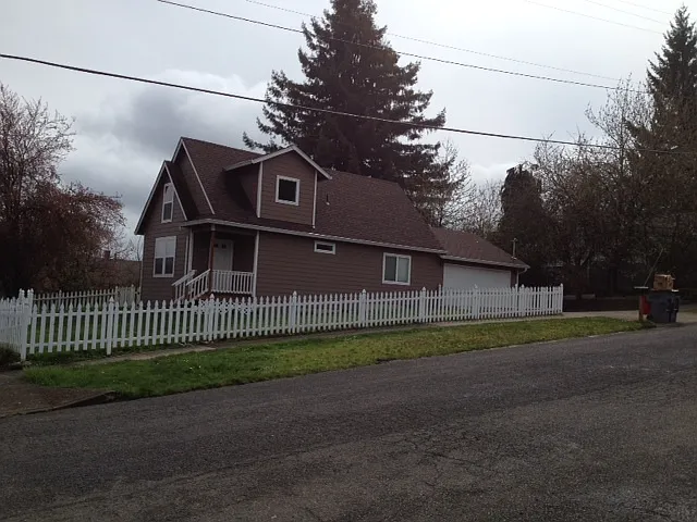 246 SW Jefferson St — Photo 2