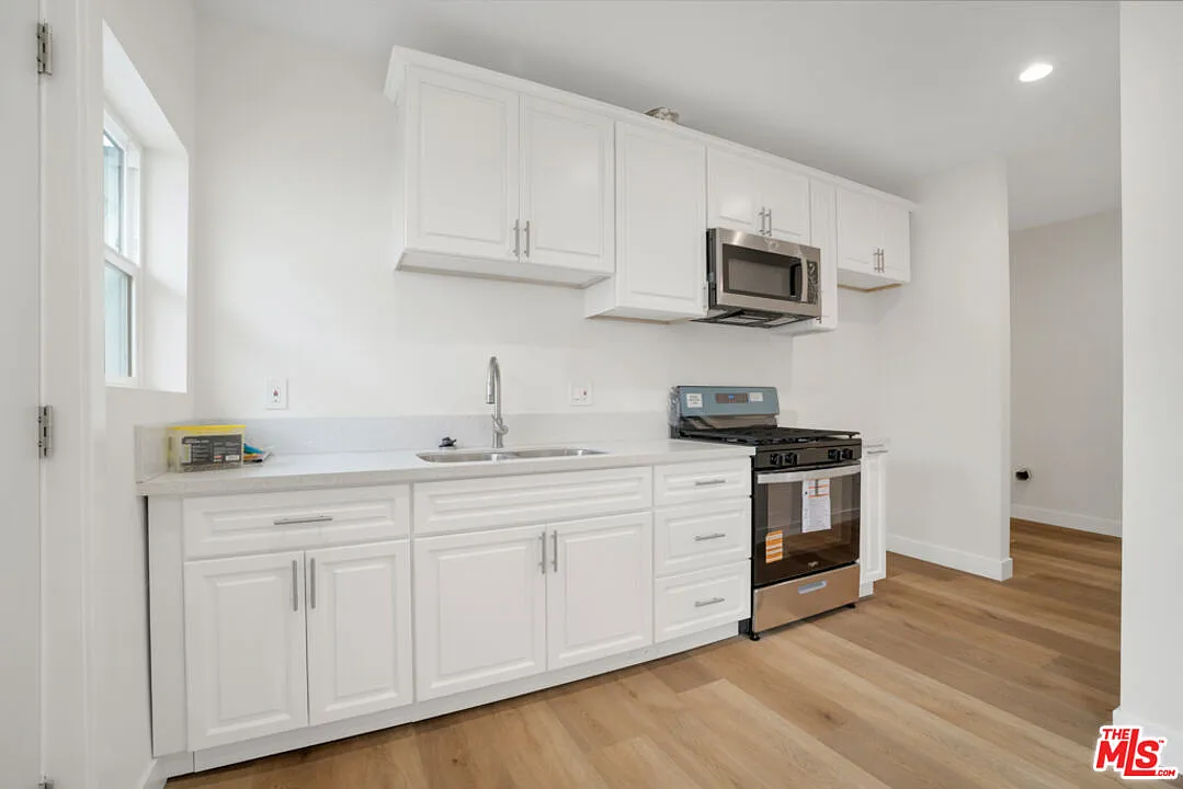 2 bed, 2.0 bath, $2,000 — Photo 2