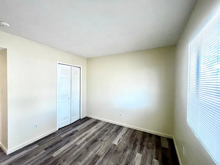 874 Baltic Ave SE — Photo 22