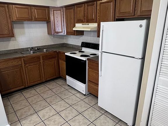 5th image of 1851 E Ocean View Ave #2