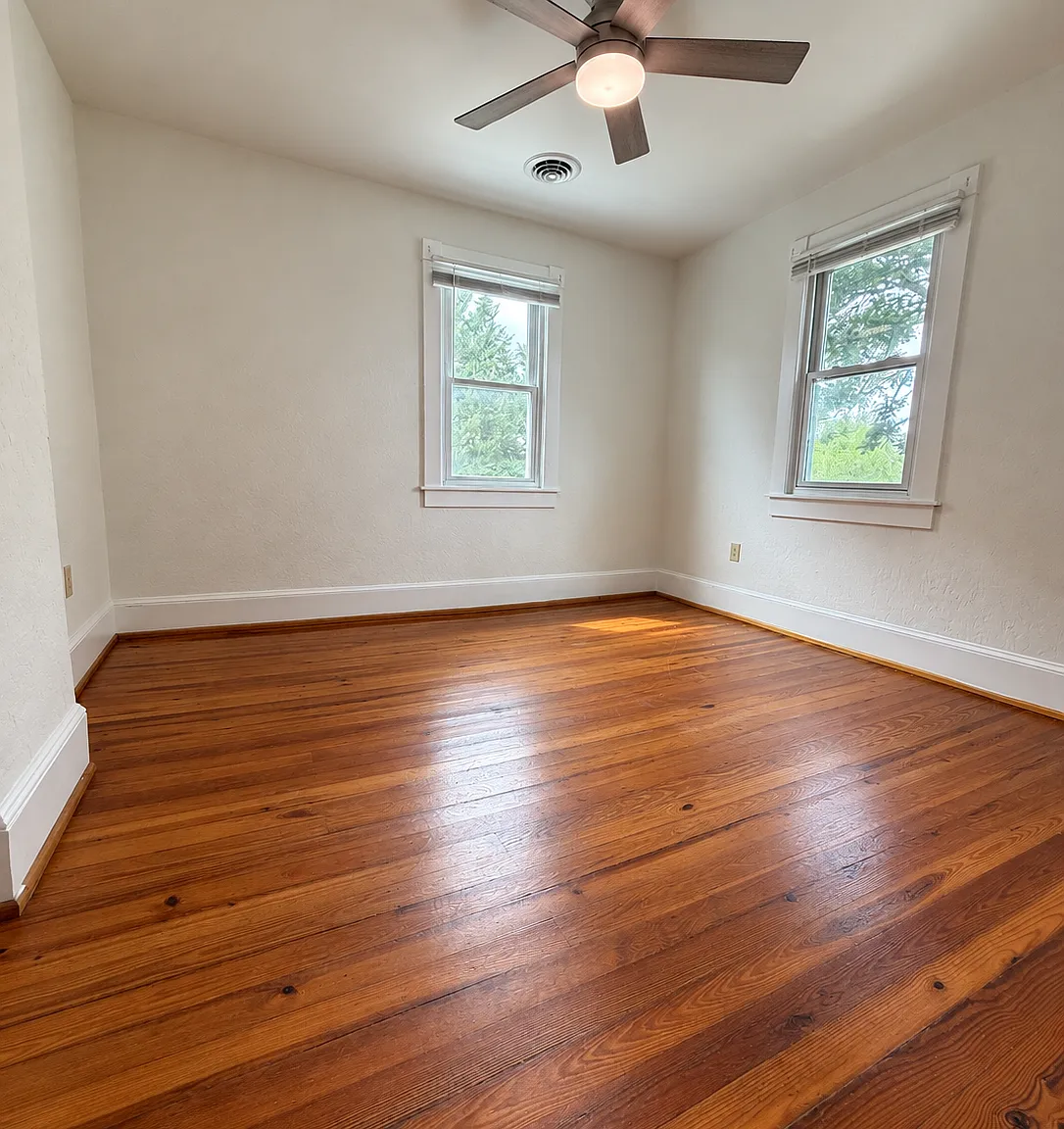 3 bed, 1.5 bath, 1400 sqft, $1,800 — Photo 4