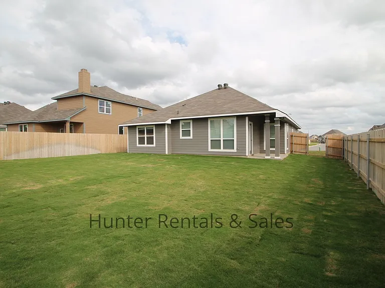 1902 Bayou Wood Ln — Photo 24