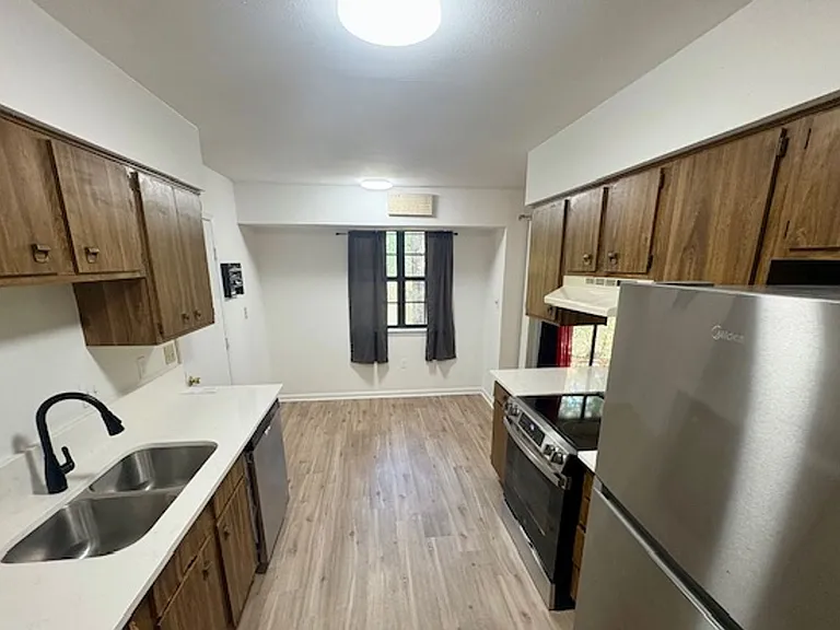 511 Maple Ave — Photo 7