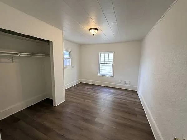 518 Bellevue Pl — Photo 9