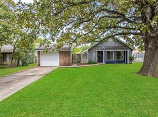 812 Rio Grande Ln, Bryan, TX 77801