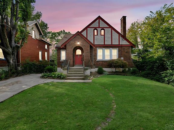 2nd image of 3011 Montclair Ave