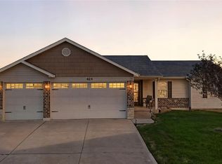 424 Prairie Creek Dr, Wentzville, MO 63385