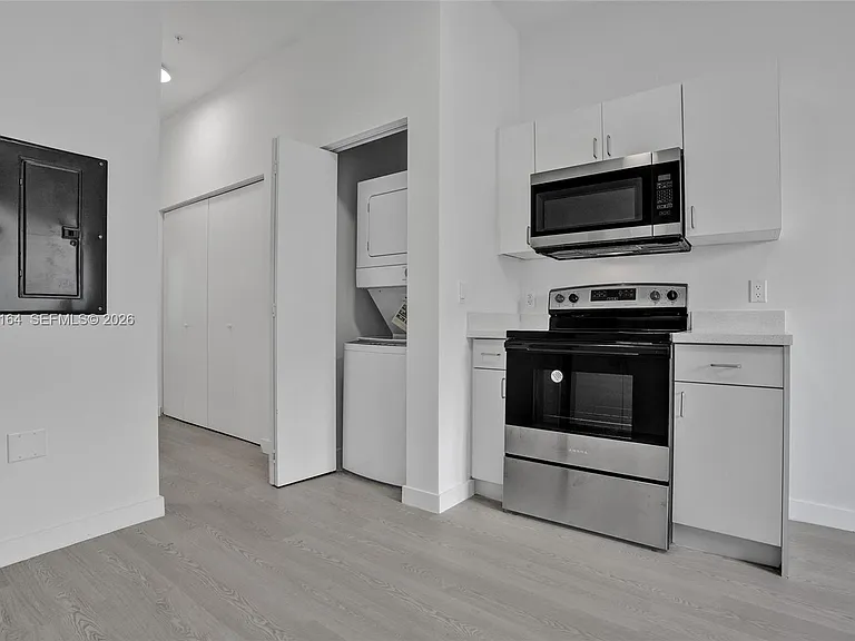 1567 NW 1st St #5 — Photo 8