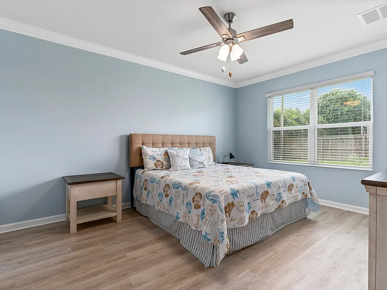 1810 SW Capehart Ave — Photo 16
