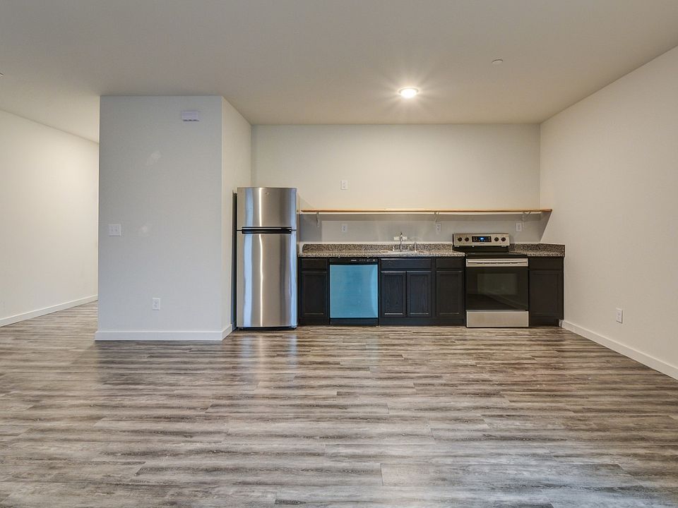 1st image of 712 Main St #319