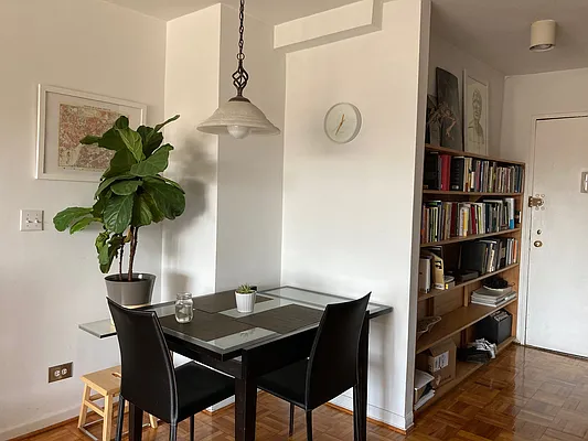 Rented by R New York | media 4