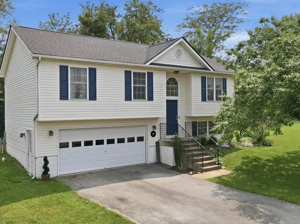 19 Hare Ct, Ranson, WV 25438