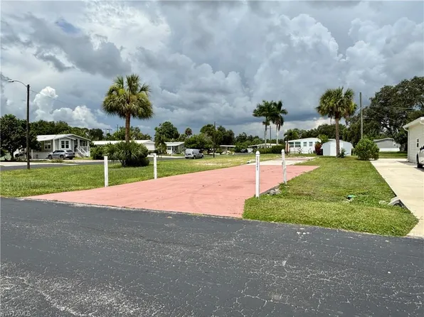 27341 Valois DR, BONITA SPRINGS, FL 34135