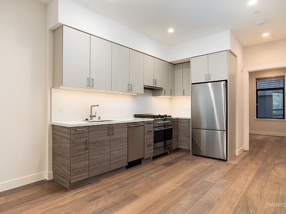 3rd image of 25 Grace St #101B