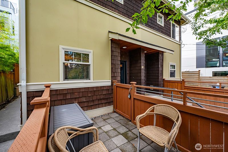 5th image of 1835 24th Ave #B